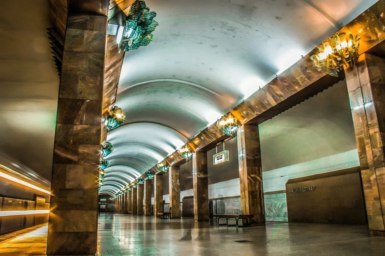 Mashinasozlar metro station